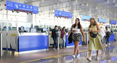 Меѓународните туристи добиваат подобро искуство за патување со преференцијалните мерки на Кина