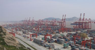 Кина го гради најголемото светско пристаниште