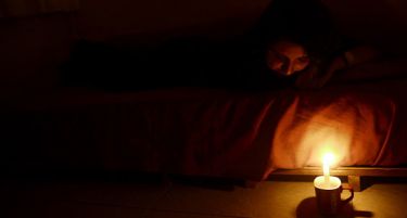 Криза: Илјада грчки семејства секој ден остануваат без струја