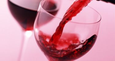 АКЦИЈА НА ЕВРОПОЛ И ИНТЕРПОЛ: Македонско вино се продавало во шишиња со хрватски етикети