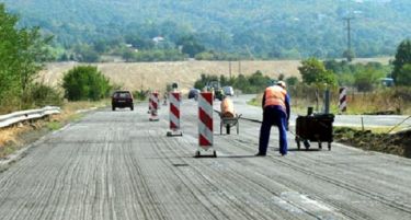 Украл 50 литри гориво од градежна машина на автопатот Кичево - Охрид