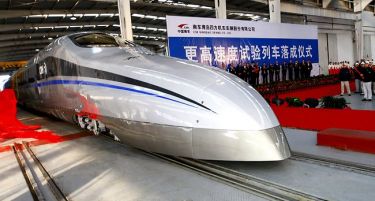 Запира ли Кинескиот воз?