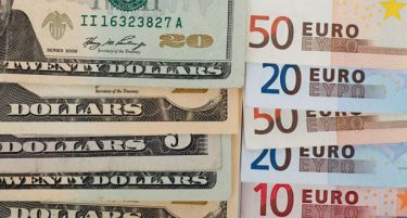Еврото во текот на вчерашниот ден нагло порасна во однос на доларот