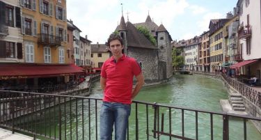 СТОРИЈА: Како и зошто Бојан Мавков, студент на генерацијата, ја напушти Македонија?