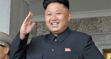 НАДЕЖТА ПОСЛЕДНА УМИРА: Ким Јонг-Ун многу сака да се сретне со Трамп