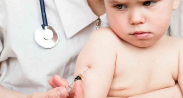 Родителите во грч – дали да ги вакцинираат своите деца?!