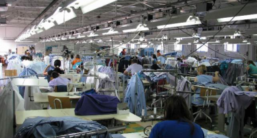 Владата нема да дава дозволи за работа во текстилната и кожарската индустрија во Штип