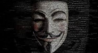 „Анонимус“ со закана до британската влада: Како планираат да се одмаздат за апсењето на Асанж?