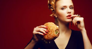Нутриционисти советуваат: Ова е листа со нездрава храна!