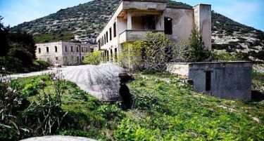 Албанија од воена база ќе прави туристичка атракција