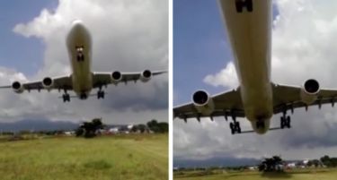 (ВИДЕО) Страшно: Авион се спуштил над автомобилите, за малку не слетал на луѓе!