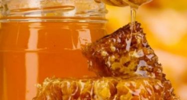 95-Годишен пчелар ја открива тајната на долговечноста и совршено здравје