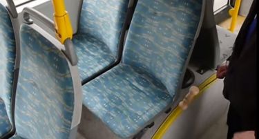(ВИДЕО) Еве што кријат автобуските седишта