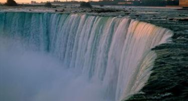 САД планира да ги исуши Нијагарините водопади