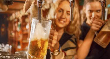 НЕОБИЧНА ПОНУДА: Се бара практикант за пиење пиво, плата 12 000 долари