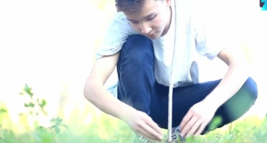 ФОТО: Mомче од Киргистан верува дека ќе го промени светот, но како?
