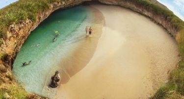 (ФОТО) УНИКАТНИ И ЕДИНСТВЕНИ: 10 поразлични плажи во светот