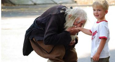 ЧОВЕК-ЖИВ СВЕТЕЦ СО БОЖЈА МИСИЈА: Кој е Дедо Добри од Бугарија кој денес полни 102 години?