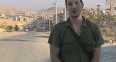 Зошто ФБИ нуди милион долари за новинар загубен во Сирија?