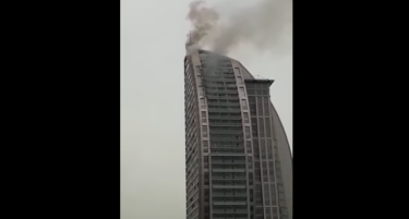 (ВИДЕО) Кулата на Трамп во оган - едно лице заврши во болница