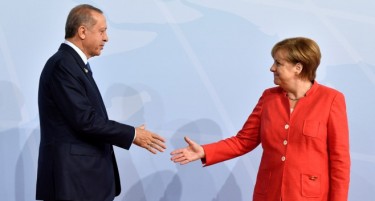 ШТО БАРА МЕРКЕЛ ОД ЕРДОГАН: Берлин има цена за економската помош за Турција