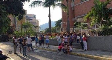 (ВИДЕО) Снимка од силниот земјотрес во Венецуела - го почувствуваа и соседите