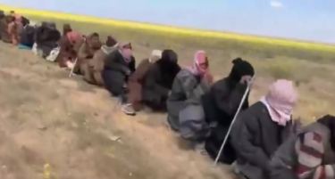 (ВИДЕО) Километарска колона од заробени членови на ИСИС, по конечниот пораз