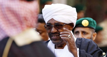 (ВИДЕО) СРУШЕН Е ОМАР АЛ БАШИР: Војската на Судан го симна од власт после 30 години владеење