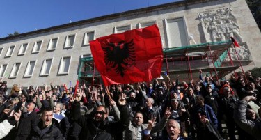 Најжестоките протести ќе ја тресат денеска Тирана