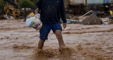 (ВИДЕО) ДЕЖАВУ: Поплавени куќи, солзи кај мештаните, прогласена елементарна непогода во Бања Лука