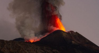 (ВИДЕО) Се разбуди уште еден вулкан
