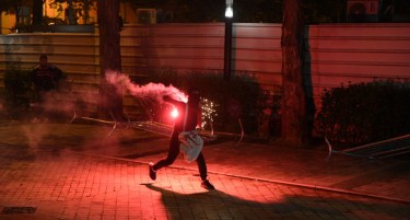 (ВИДЕО) Седми национален протест во Албанија: Има повредени и уапсени