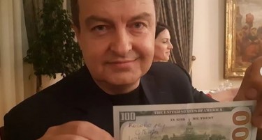 Дачиќ на банкнота од 100 долари напиша „Косово е Србија“