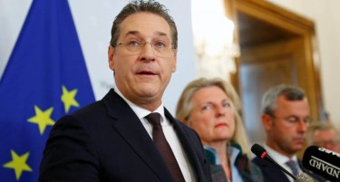Штрахе нема да биде европарламентарец откако ја урна австриската влада