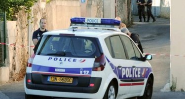 Напаѓач пукал во верници кои излегувале од џамија во Франција
