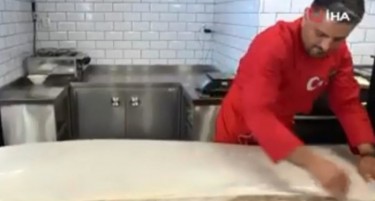 (ВИДЕО) Турски пекар ќе го почести Путин, еве што подготвува за него