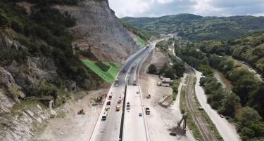 НЕ ПОМИНАА НИ ТРИ МЕСЕЦИ: Пукна новиот асфалт во Грделичка клисура