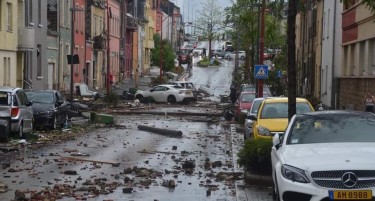 Toрнадо зафати три европски земји, во многу куќи повеќе не може да се живее