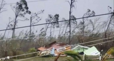 (ВИДЕО) Се појавија снимки кои покажуваат како ураганот Доријан разори остров