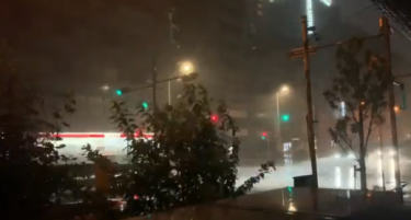 (ВИДЕО)Тајфун го погоди Токио: Откажани летови, милиони се без струја, има и загинати