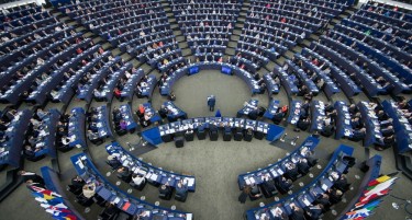 Задутре Европскиот парламент гласа за резолуција за Македонија и Албанија