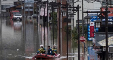 Десет жртви од поплави во Јапонија