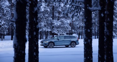 Со секој купен Volvo автомобил до крајот на годината, добивате гратис сет зимски тркала