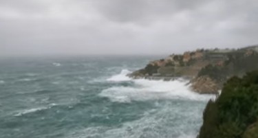 (ВИДЕО) РЕКОРД: Во Хрватска регистриран бран со височина од 11 метри