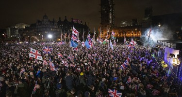 Велика Британија излезе од ЕУ, се славеше пред Парламентот