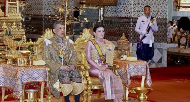 Тајландскиот крал во самоизолација во германски хотел со 20 конкубини