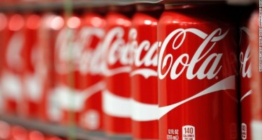 Кока-кола го стопира рекламирањето на социјалните мрежи