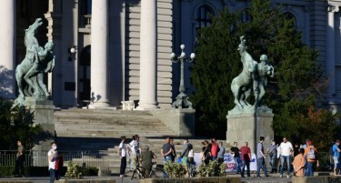 ЕПИДЕМИЈАТА И ВО СРБИЈА НЕ СТИВНУВА - нови 287 заразени и 11 починати