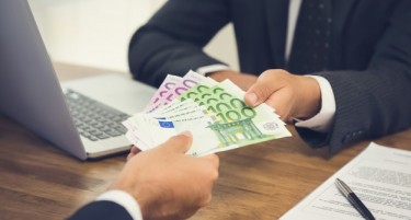 Договорите за брзи кредити со гарантори се лихварски и се ништовни: Потврди Министерството за финансии
