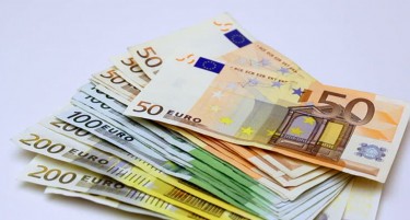 ПРВ ДЕН ОБЕШТЕТУВАЊЕ ЕУРОСТАНДАРД - проблеми со полномоштвата, но само преку една банка вчера се исплатени два милиони евра